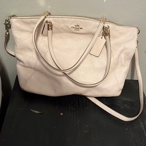 Coach Large Kelsey Satchel White in Pebbled Leather